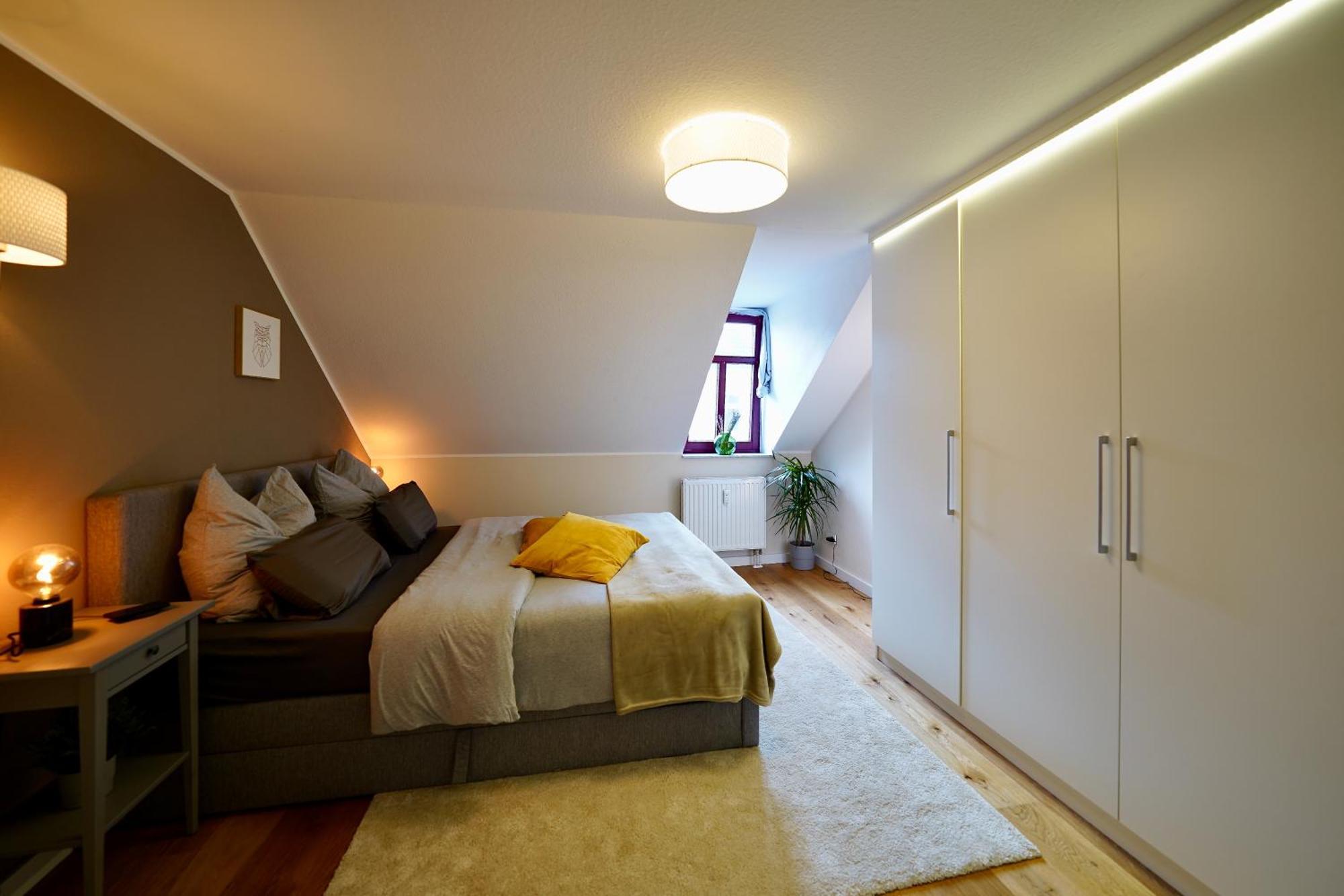 Edler Wohnraum Noble Stadtoase Mit Boxspringbett, Kaffeevollautomat & Parkplatz Zwickau Exterior photo