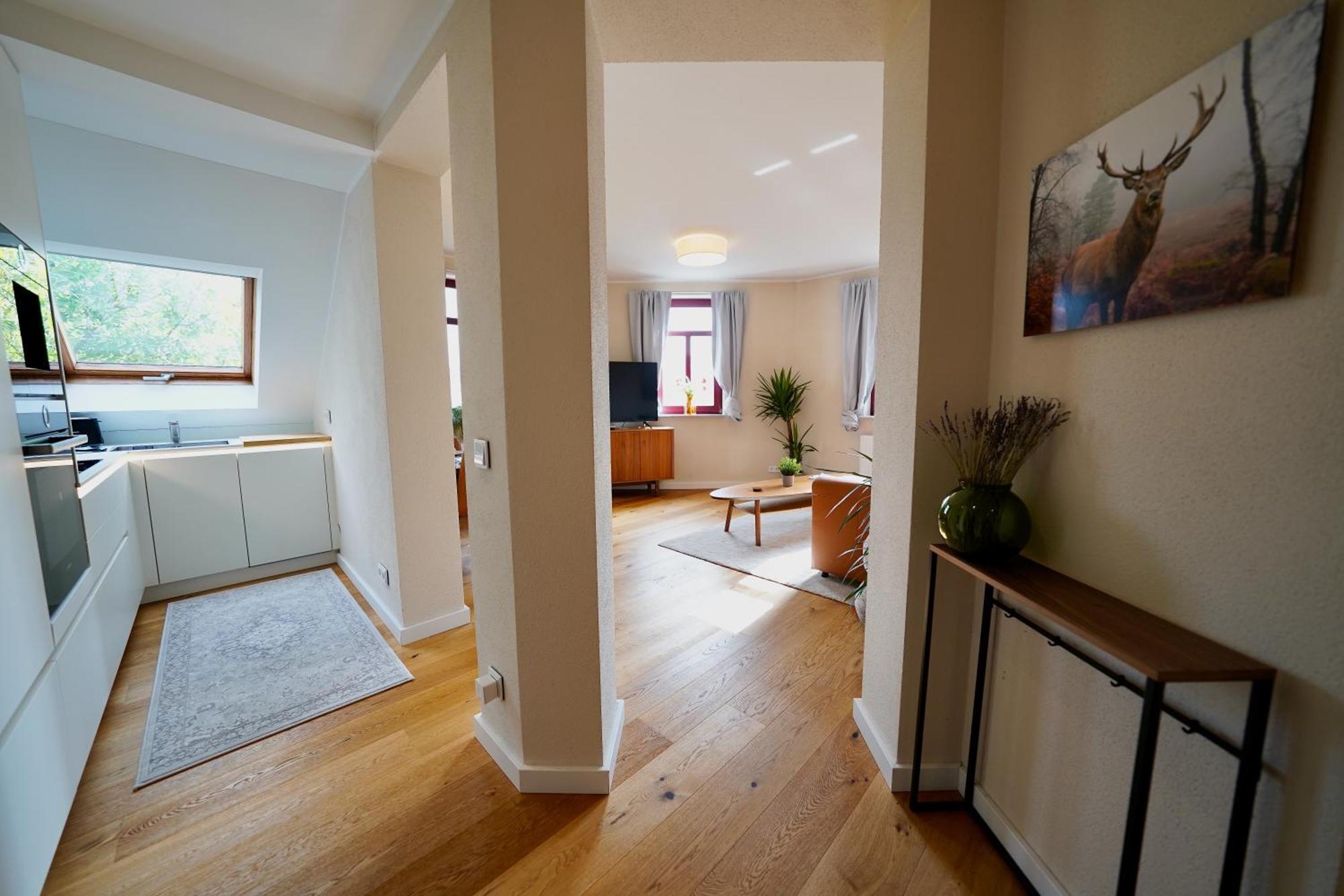 Edler Wohnraum Noble Stadtoase Mit Boxspringbett, Kaffeevollautomat & Parkplatz Zwickau Exterior photo