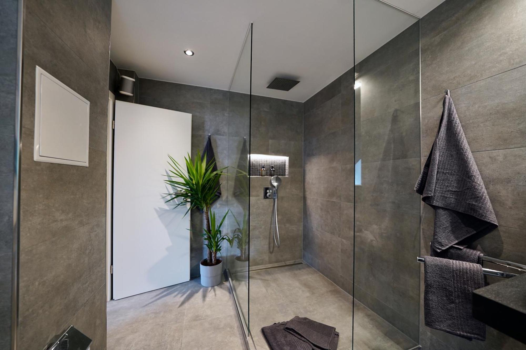Edler Wohnraum Noble Stadtoase Mit Boxspringbett, Kaffeevollautomat & Parkplatz Zwickau Exterior photo
